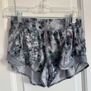 lululemon athletica Blue Gray Patterned Hotty Hot Shorts